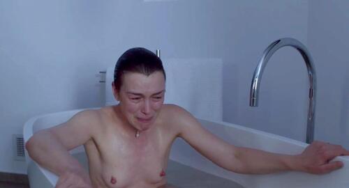 Has Olivia Williams ever been nude?